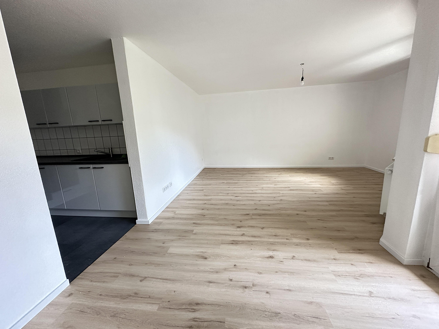 Familienfreundliche 4-Zimmer-Wohnung mit Balkon und moderner Raumaufteilung – Wolfringstr. 14, 90765 Fürth – Vorschaubild 11