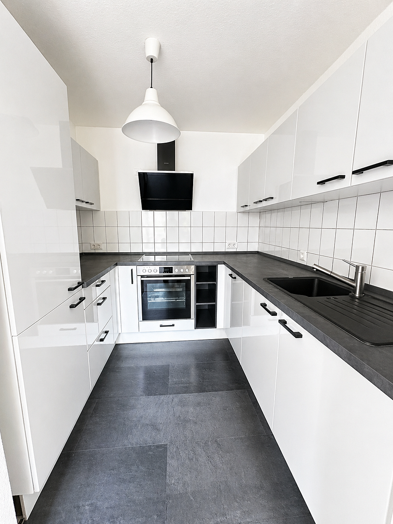 Familienfreundliche 4-Zimmer-Wohnung mit Balkon und moderner Raumaufteilung – Wolfringstr. 14, 90765 Fürth – Vorschaubild 12