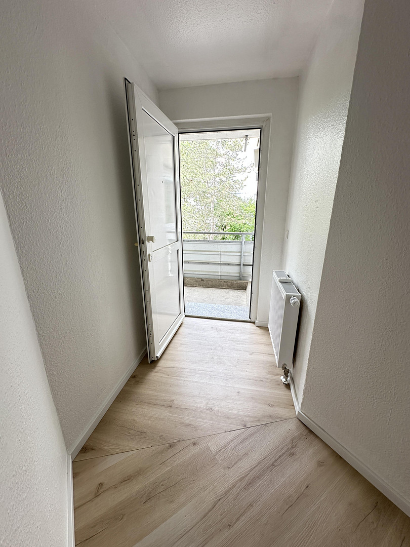 Familienfreundliche 4-Zimmer-Wohnung mit Balkon und moderner Raumaufteilung – Wolfringstr. 14, 90765 Fürth – Vorschaubild 2