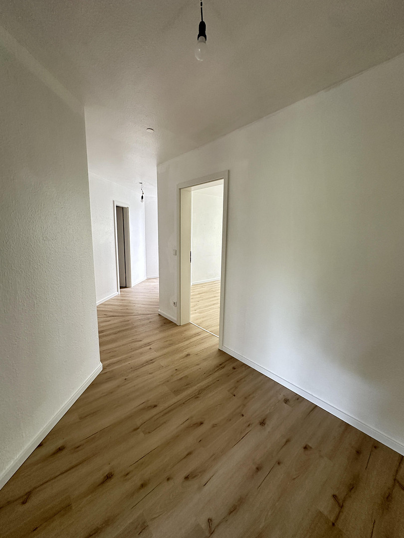 Familienfreundliche 4-Zimmer-Wohnung mit Balkon und moderner Raumaufteilung – Wolfringstr. 14, 90765 Fürth – Vorschaubild 16