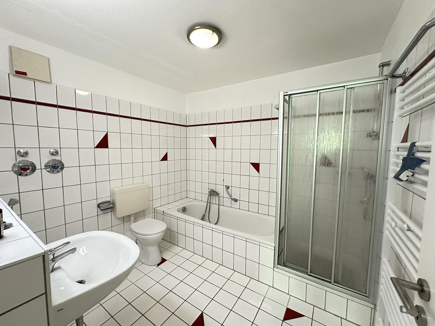 Familienfreundliche 4-Zimmer-Wohnung mit Balkon und moderner Raumaufteilung – Wolfringstr. 14, 90765 Fürth – Vorschaubild 14
