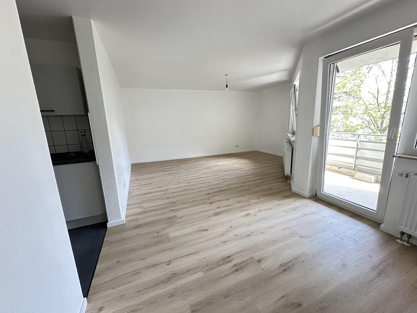 Familienfreundliche 4-Zimmer-Wohnung mit Balkon und moderner Raumaufteilung – Wolfringstr. 14, 90765 Fürth – Vorschaubild 10