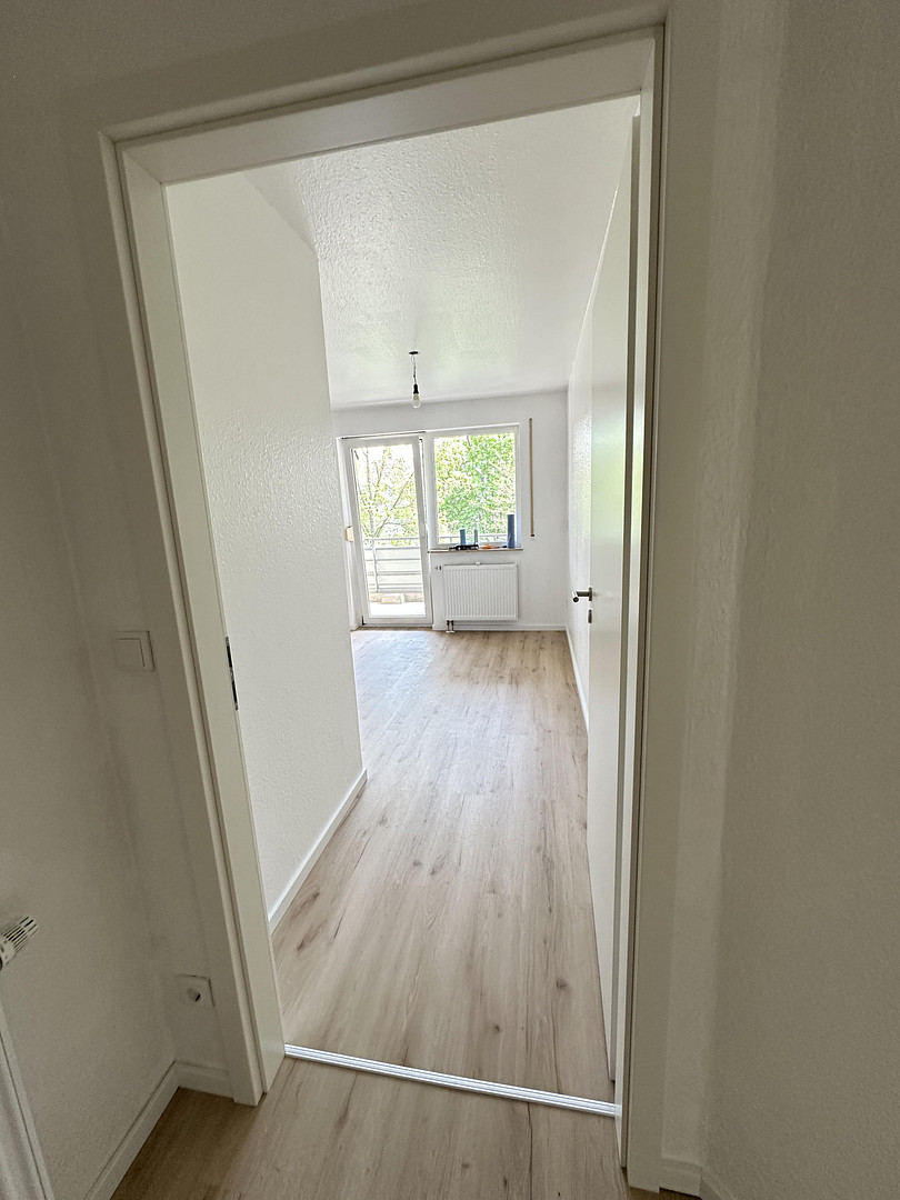 Familienfreundliche 4-Zimmer-Wohnung mit Balkon und moderner Raumaufteilung – Wolfringstr. 14, 90765 Fürth – Vorschaubild 3