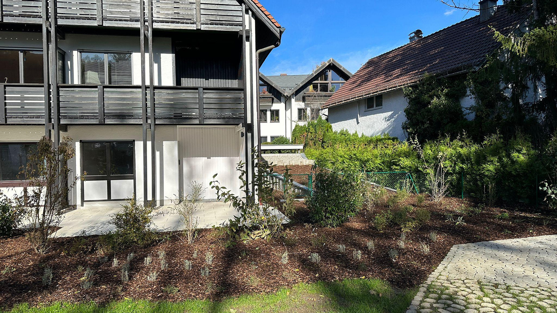 Traumhaft sanierte u- ruhige 2,5-Zi. Maisonette-Whg. mit Terrasse am Herzogpark und Engl. Garten – Pernerkreppe 26, 81925 München(Oberföhring) – Vorschaubild 2