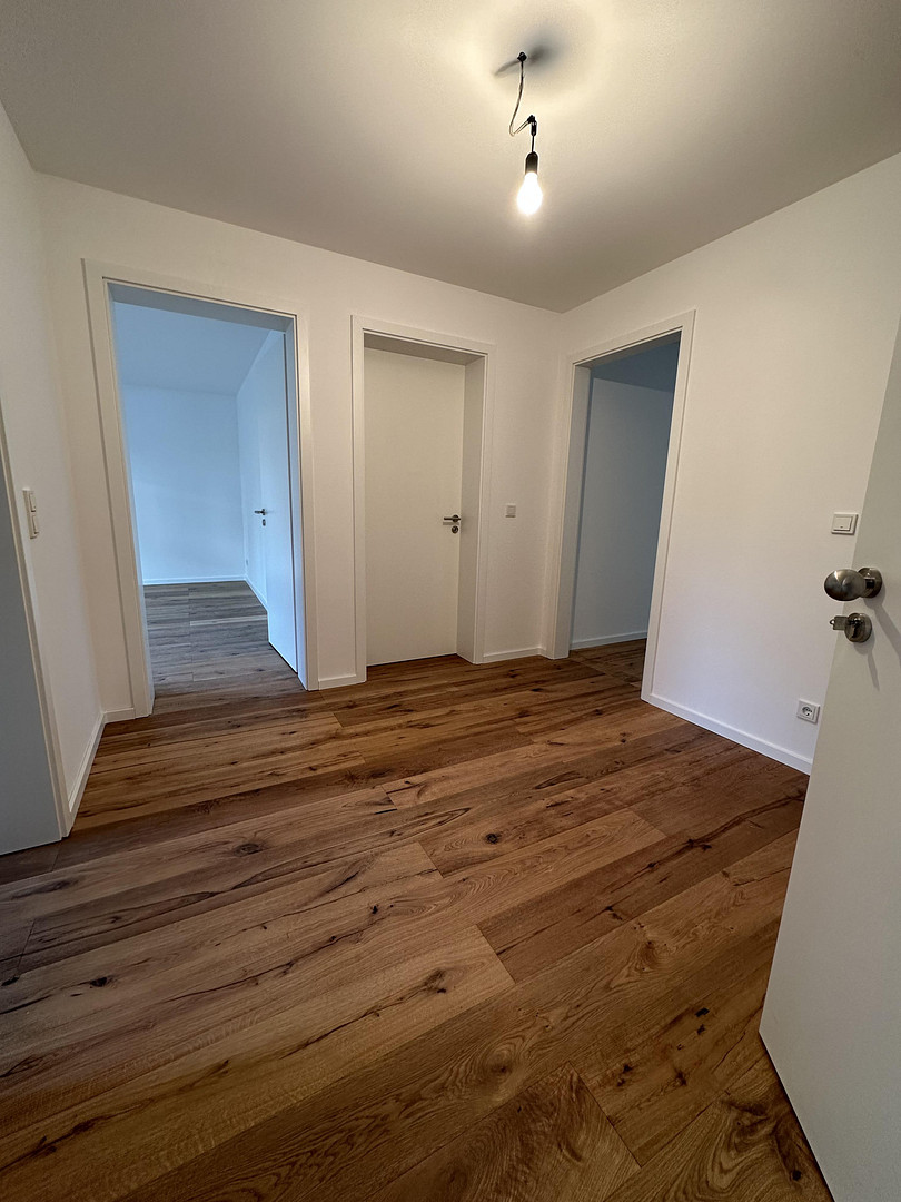 Bezugsfreie 3 Zimmerwohnung mit großer Süd-Terrasse und Garten – Buchenstraße 39, 40599 Düsseldorf(Reisholz) – Vorschaubild 7