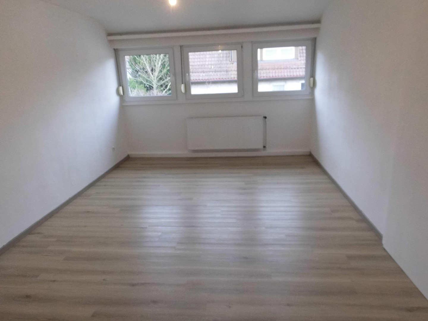Stadthaus mit Charme, 7 Wohnungen und 4 Garagen – Stuttgart(Bad Cannstatt) – Vorschaubild 4