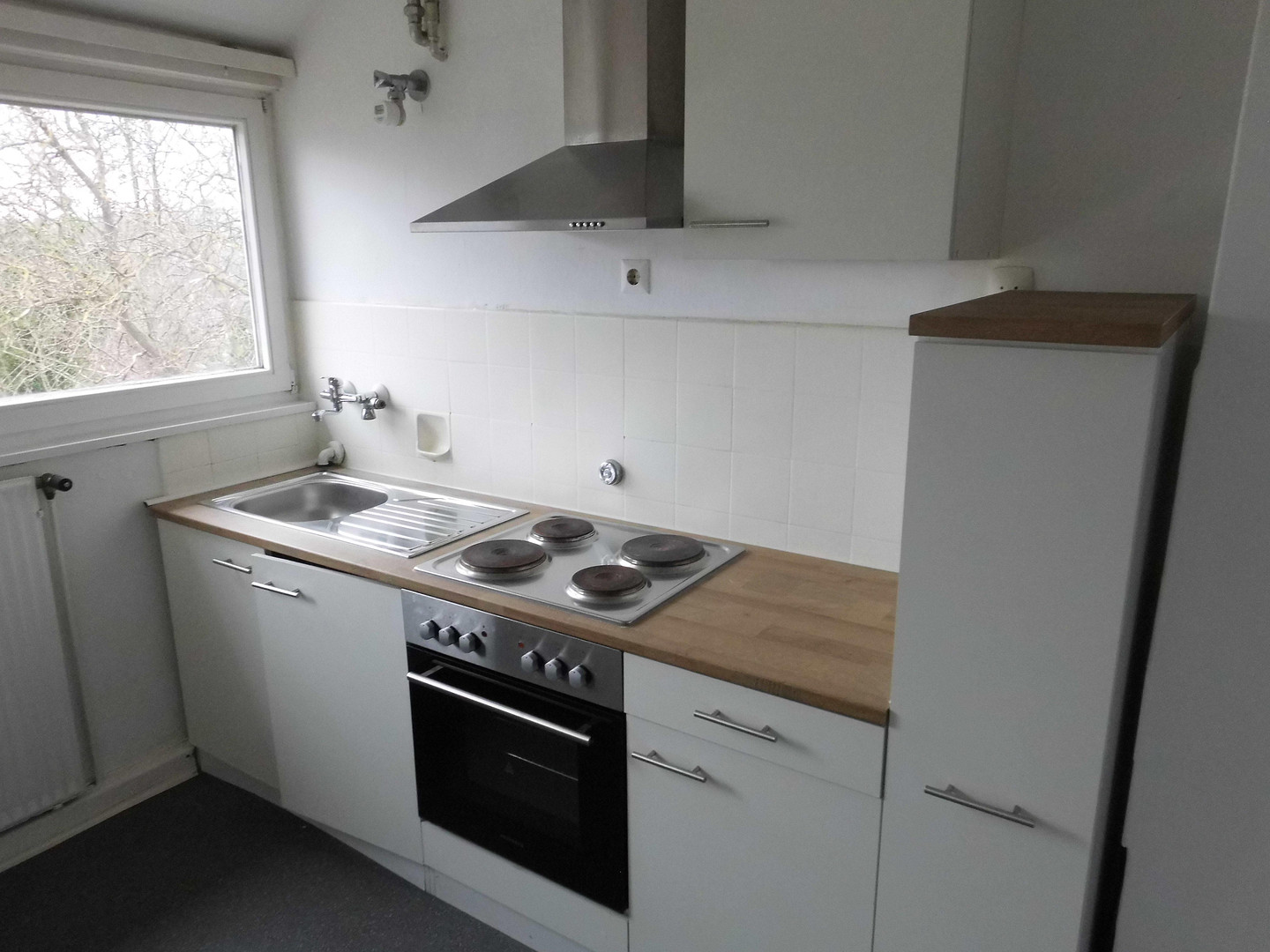 Stadthaus mit Charme, 7 Wohnungen und 4 Garagen – Stuttgart(Bad Cannstatt) – Vorschaubild 3