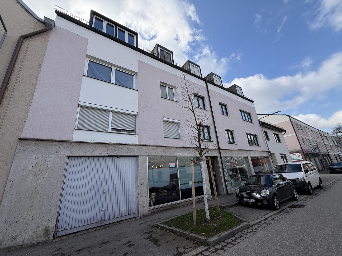 Bezugsfrei! Attraktive 3-Zimmer-Dachgeschosswohnung im Herzen von Dachau! – Brucker Str. 1, 85221 Dachau – Vorschaubild 2