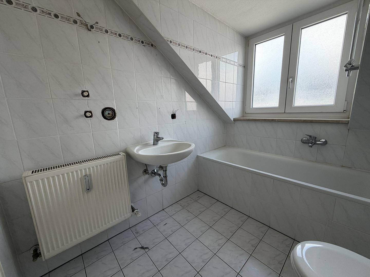 Bezugsfrei! Attraktive 3-Zimmer-Dachgeschosswohnung im Herzen von Dachau! – Brucker Str. 1, 85221 Dachau – Vorschaubild 6