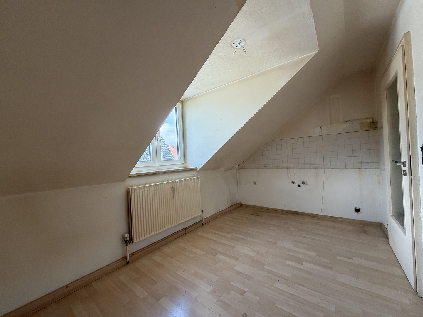 Bezugsfrei! Attraktive 3-Zimmer-Dachgeschosswohnung im Herzen von Dachau! – Brucker Str. 1, 85221 Dachau – Vorschaubild 16