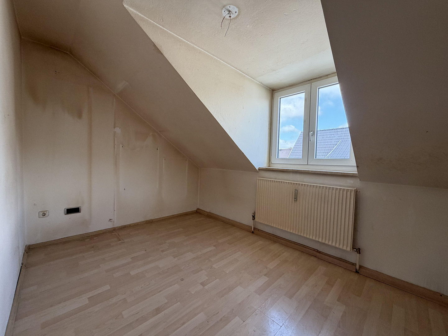 Bezugsfrei! Attraktive 3-Zimmer-Dachgeschosswohnung im Herzen von Dachau! – Brucker Str. 1, 85221 Dachau – Vorschaubild 15