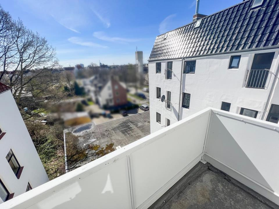 moderne 3-Zimmer-Wohnung mit Balkon im charmanten Altbau – Rickmersstraße 35, 27568 Bremerhaven(Goethestraße) – Vorschaubild 4