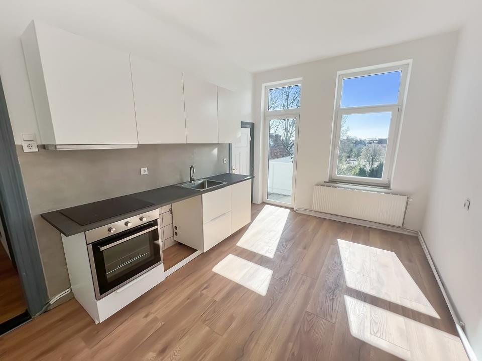 moderne 3-Zimmer-Wohnung mit Balkon im charmanten Altbau – Rickmersstraße 35, 27568 Bremerhaven(Goethestraße) – Vorschaubild 2