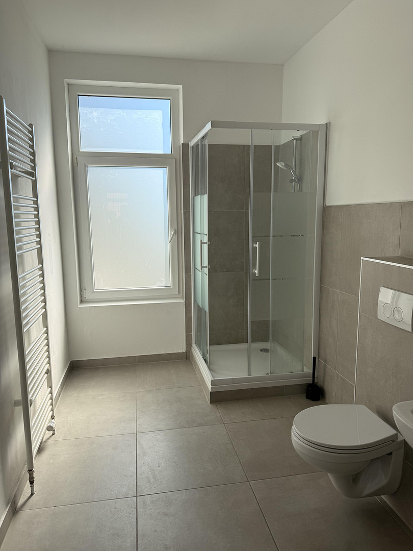 moderne 3-Zimmer-Wohnung mit Balkon im charmanten Altbau – Rickmersstraße 35, 27568 Bremerhaven(Goethestraße) – Vorschaubild 3