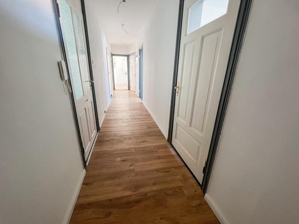 moderne 3-Zimmer-Wohnung mit Balkon im charmanten Altbau – Rickmersstraße 35, 27568 Bremerhaven(Goethestraße) – Vorschaubild 7