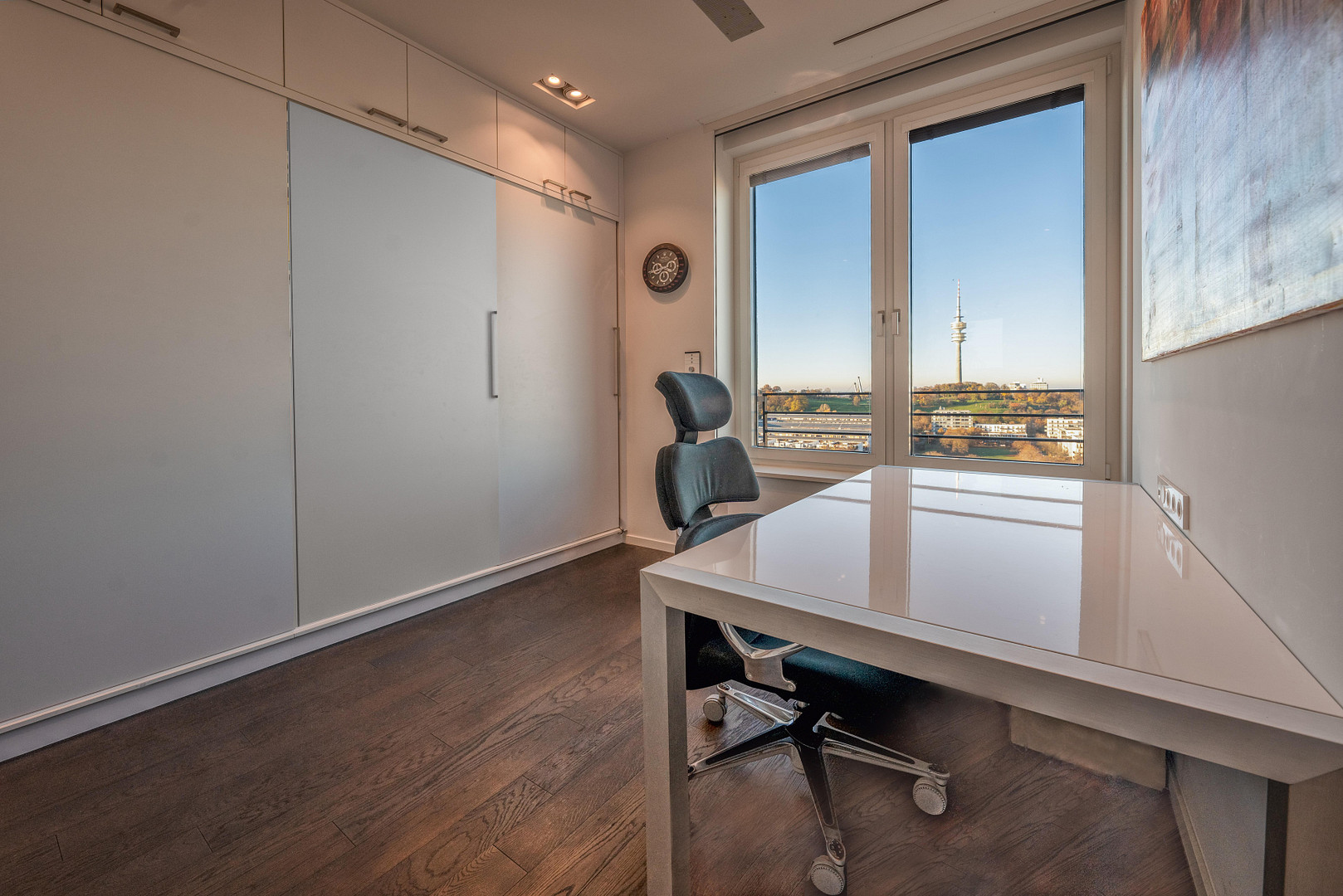 Einmalige CHANCE: Munich's Penthouse No.1 - Wohnen mit Münchens bekanntestem Panorama – München(Schwabing) – Vorschaubild 29