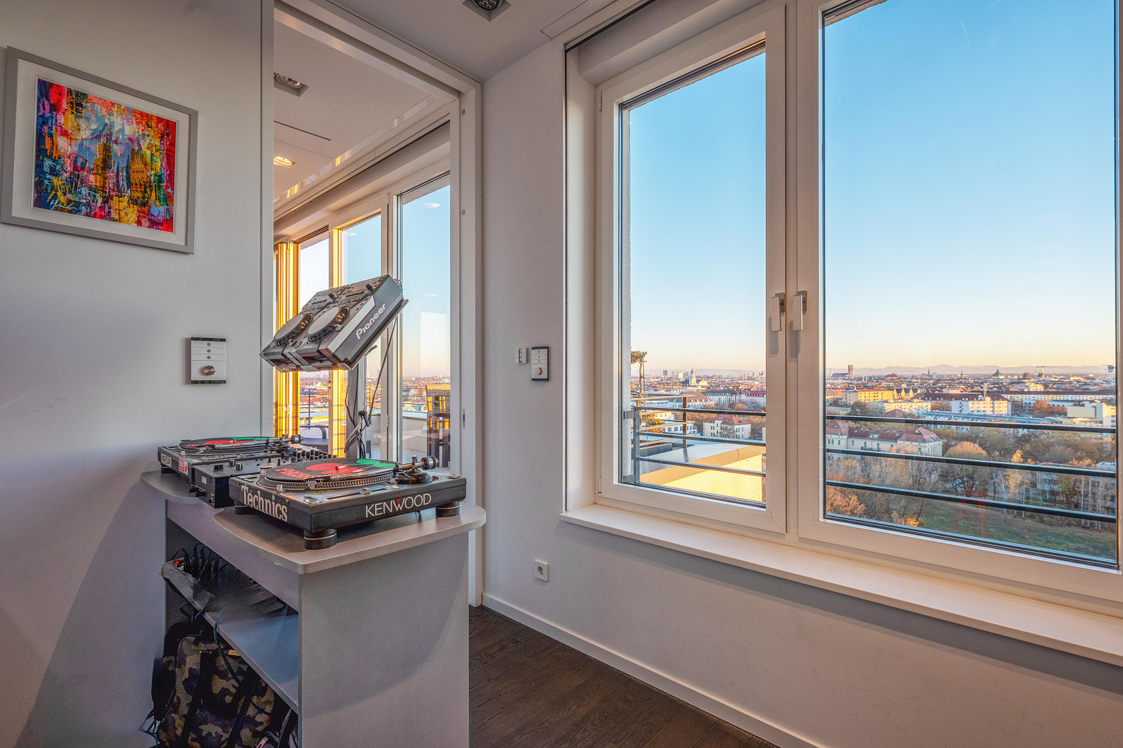 Einmalige CHANCE: Munich's Penthouse No.1 - Wohnen mit Münchens bekanntestem Panorama – München(Schwabing) – Vorschaubild 35