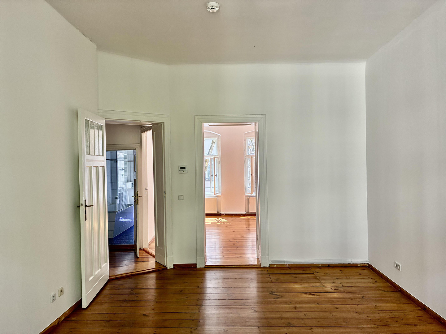 Privatverkauf: Nahe Helmholtzplatz! Absolut ruhig. Altbaucharme. Tolle Einbauküche. – Ahlbecker Str. 11 A, 10437 Berlin(Prenzlauer Berg) – Vorschaubild 9