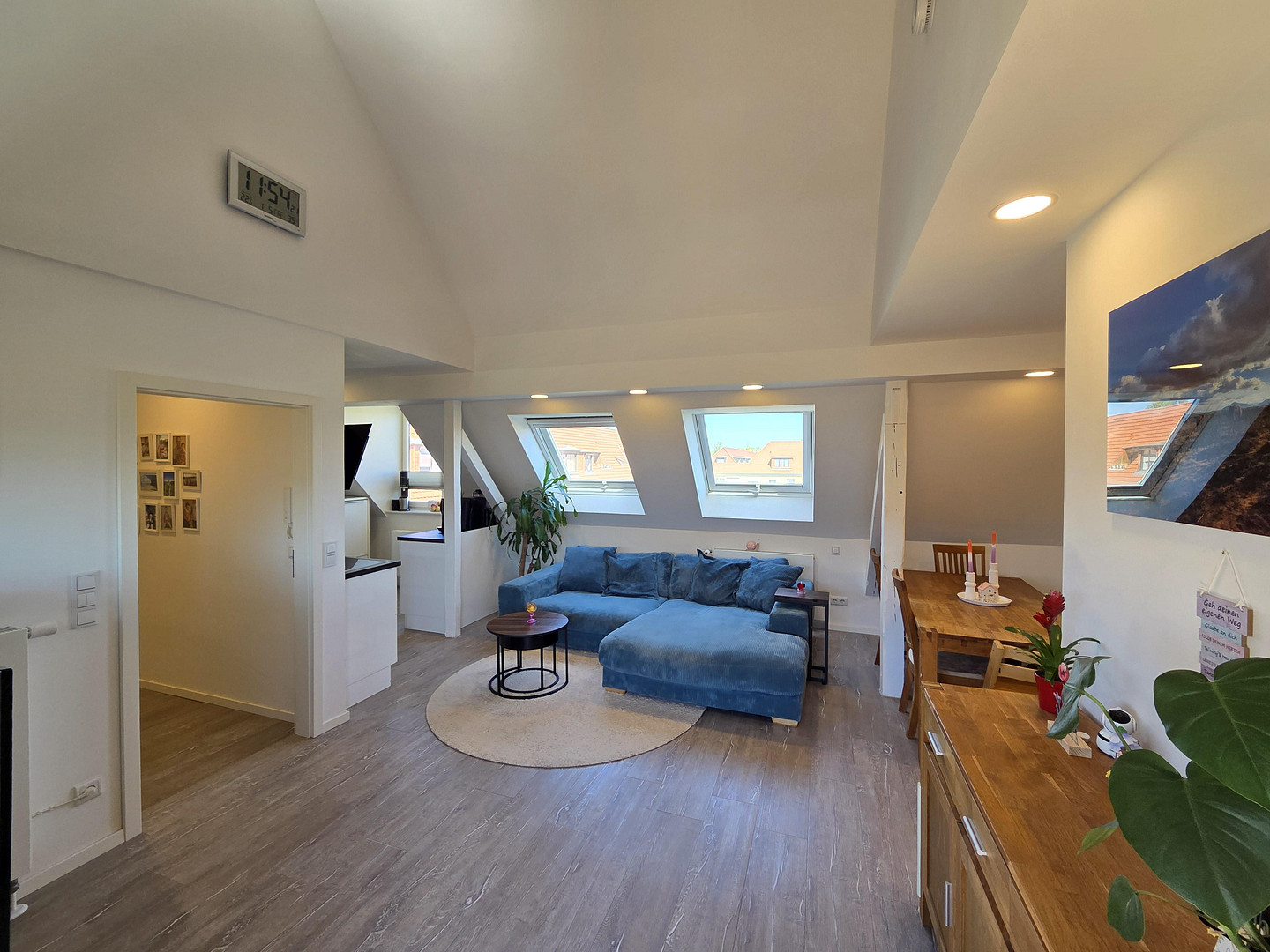 Provisionsfrei: Exklusive, lichtdurchflutete 3½ Zimmer Dachgeschosswohnung mit Ausbaureserve – Tangermünder Weg 18, 13583 Berlin(Falkenhagener Feld) – Vorschaubild 3
