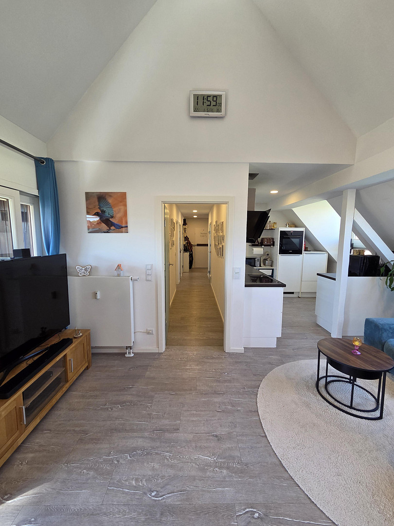 Provisionsfrei: Exklusive, lichtdurchflutete 3½ Zimmer Dachgeschosswohnung mit Ausbaureserve – Tangermünder Weg 18, 13583 Berlin(Falkenhagener Feld) – Vorschaubild 9