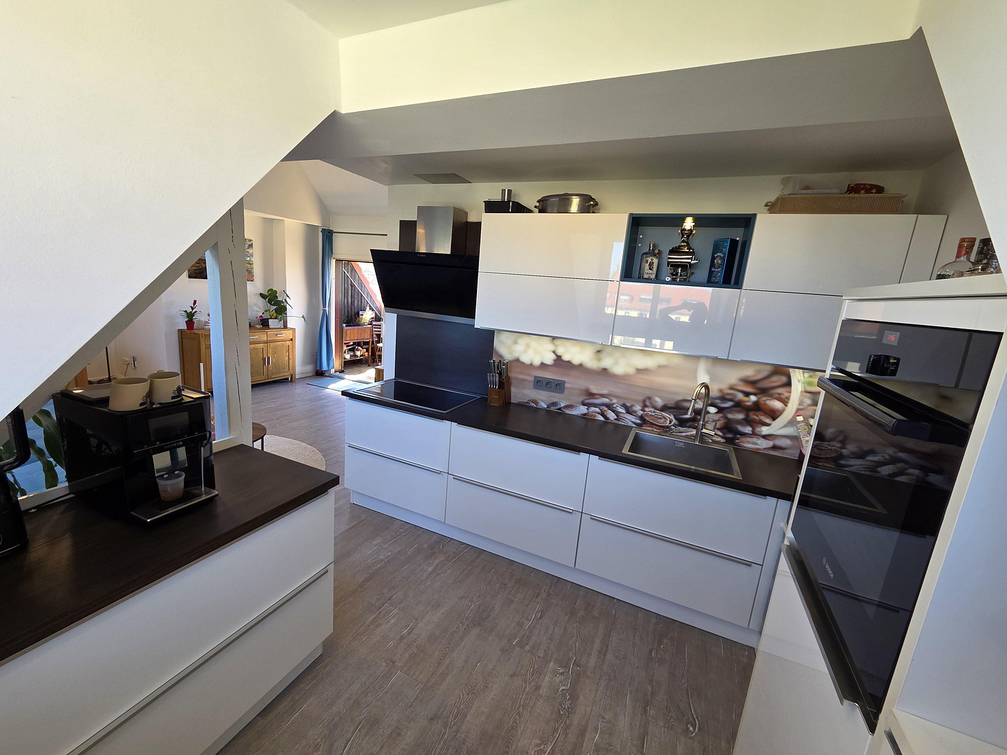 Provisionsfrei: Exklusive, lichtdurchflutete 3½ Zimmer Dachgeschosswohnung mit Ausbaureserve – Tangermünder Weg 18, 13583 Berlin(Falkenhagener Feld) – Vorschaubild 7