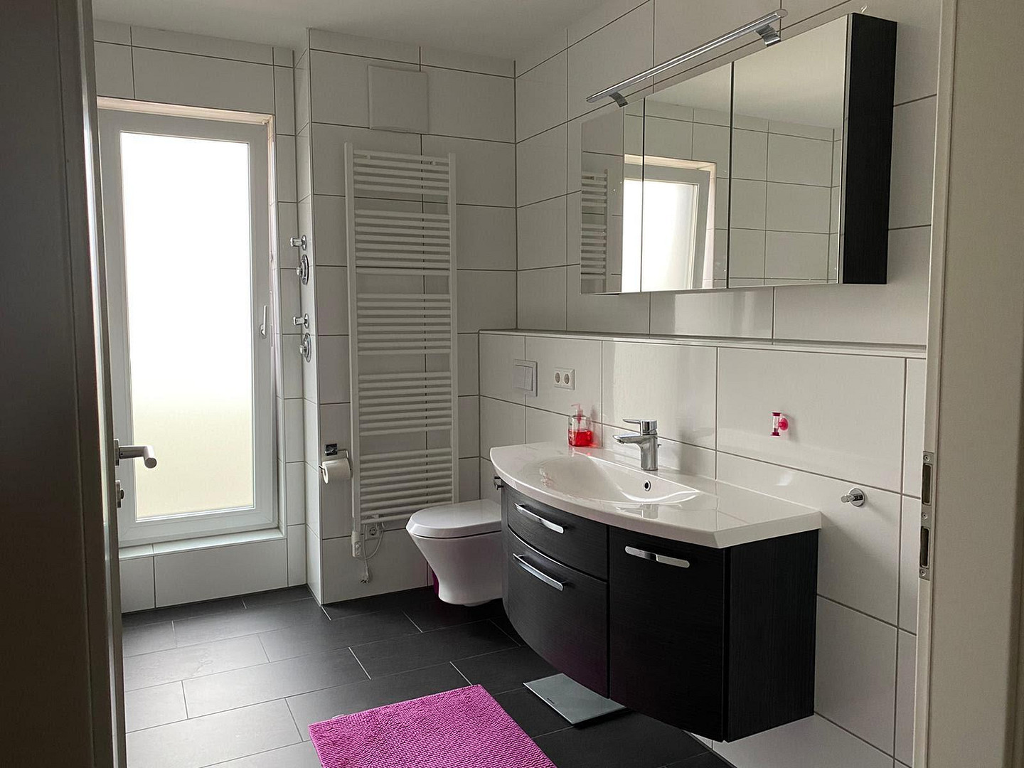 Energieeffizient und Modern: Großzügige 4-Zimmer-Wohnung in Toplage – Karlsruhe(Knielingen) – Vorschaubild 7