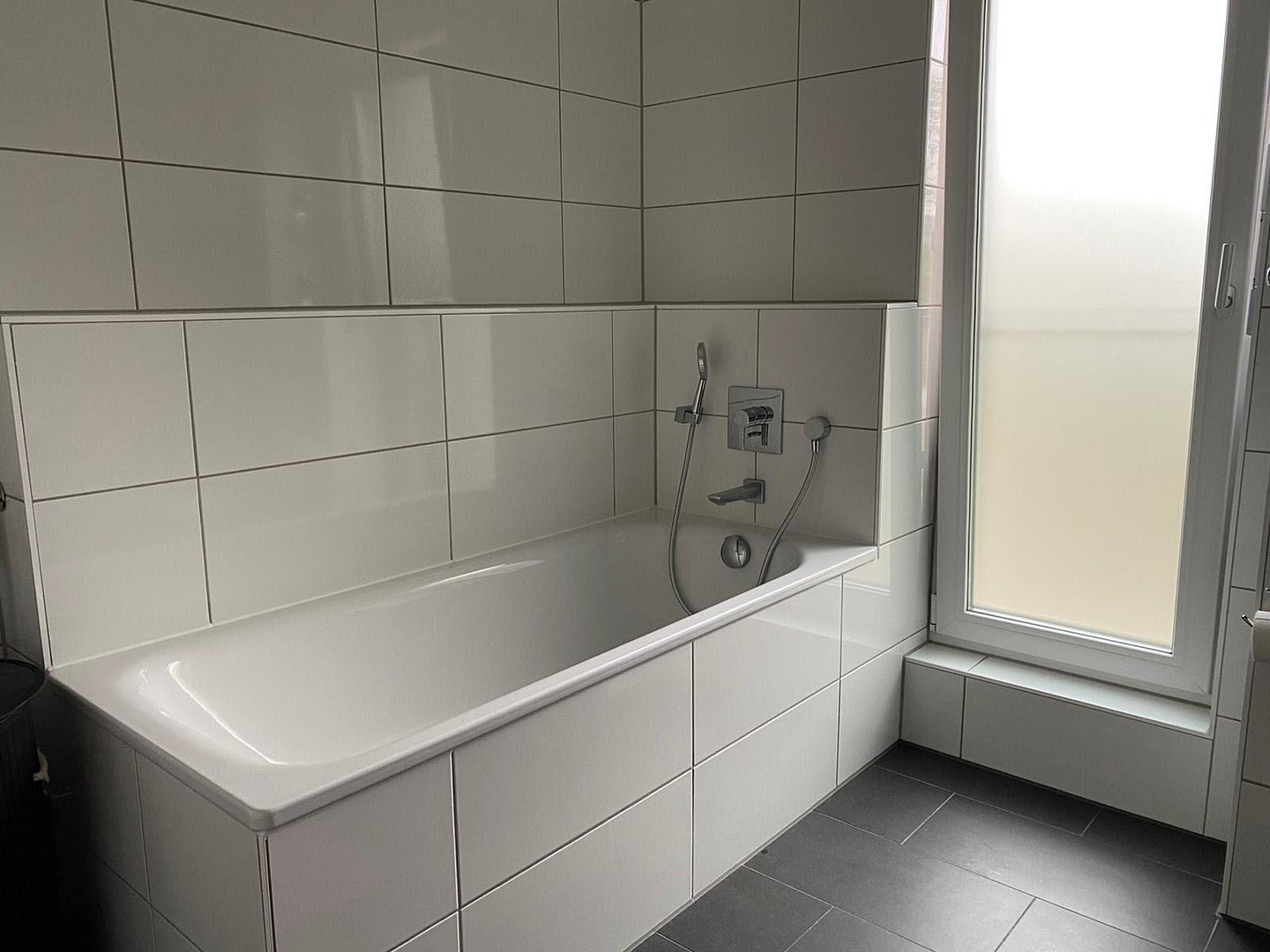 Energieeffizient und Modern: Großzügige 4-Zimmer-Wohnung in Toplage – Karlsruhe(Knielingen) – Vorschaubild 8