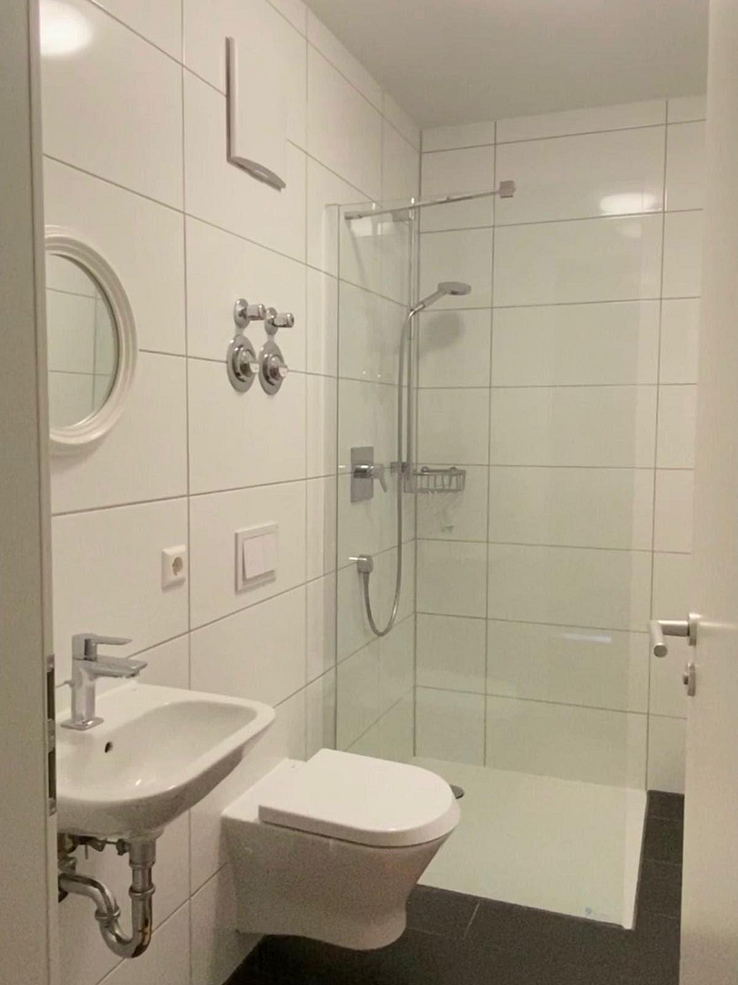 Energieeffizient und Modern: Großzügige 4-Zimmer-Wohnung in Toplage – Karlsruhe(Knielingen) – Vorschaubild 9
