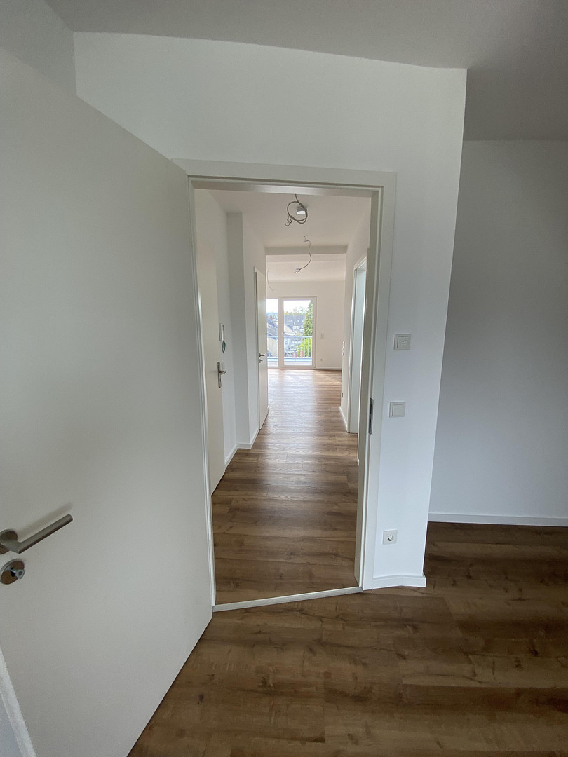 Dachgeschosswohnung / Mietwohnung in Köln Lövenich / Balkon Stellplatz Erstbezug Wärmepumpe Aufzug – Brauweilerstraße 79, 50489 Köln-Lövenich(Lövenich) – Vorschaubild 11
