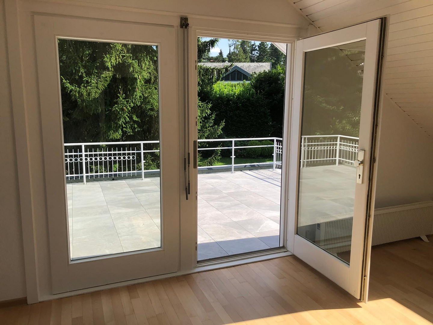Exklusives Einfamilienhaus mit großem Garten & Pool in Karlsruhe-Durlach (Geigersberg) zu vermieten – Karlsruhe(Durlach) – Vorschaubild 17
