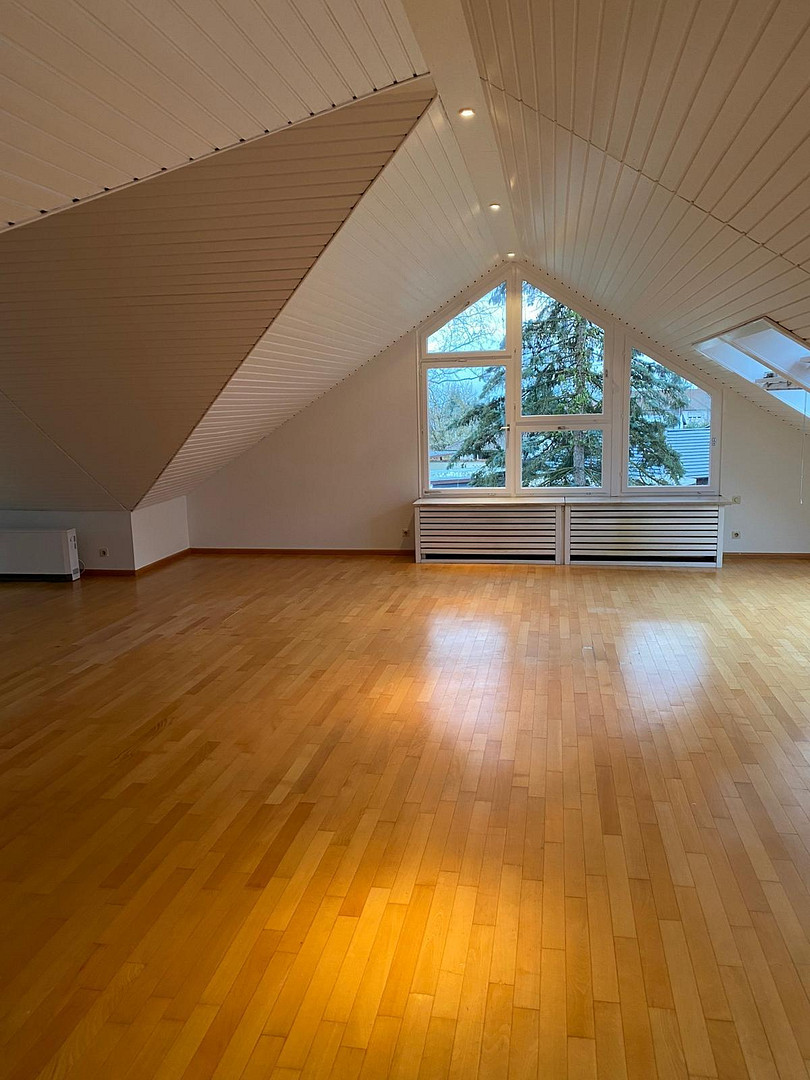 Exklusives Einfamilienhaus mit großem Garten & Pool in Karlsruhe-Durlach (Geigersberg) zu vermieten – Karlsruhe(Durlach) – Vorschaubild 12