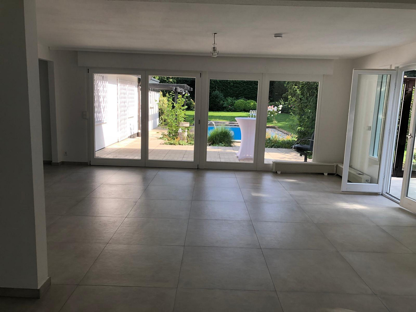 Exklusives Einfamilienhaus mit großem Garten & Pool in Karlsruhe-Durlach (Geigersberg) zu vermieten – Karlsruhe(Durlach) – Vorschaubild 4