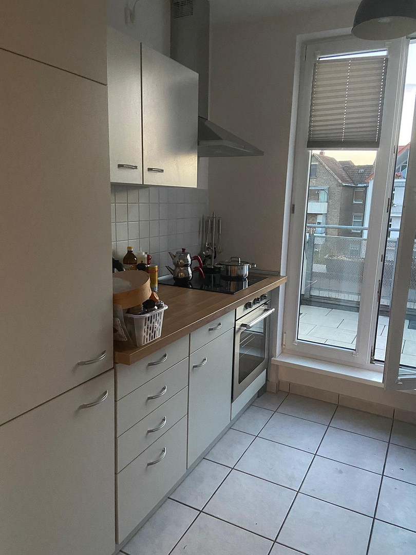zentral gelegene 2-Zimmer-DG-Wohnung in Mainz-Kastel | frei ab 01.07. | provisionsfrei von privat – Admiral-Scheer-Str. 11, 55252 Mainz-Kastel – Vorschaubild 3