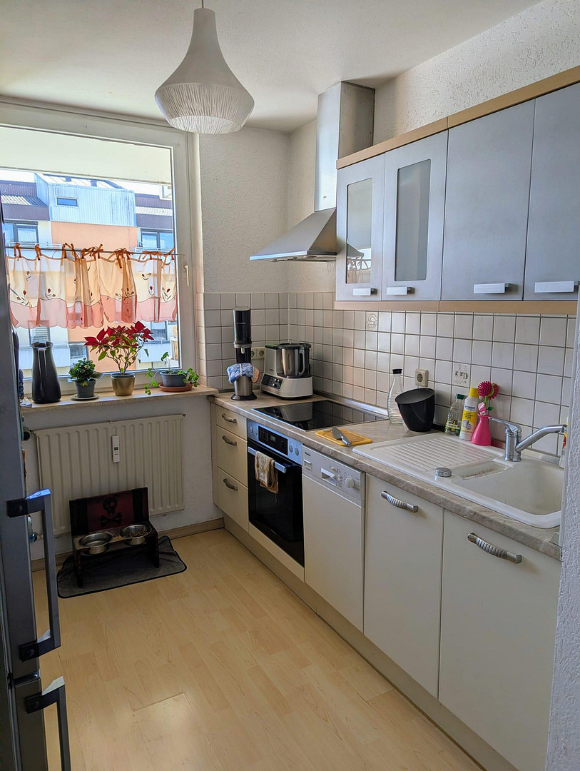 Geräumige und zentrale Wohnung inkl. Tiefgaragen-Stellplatz, Provisionsfrei! – Augsburg(Pfersee) – Vorschaubild 4