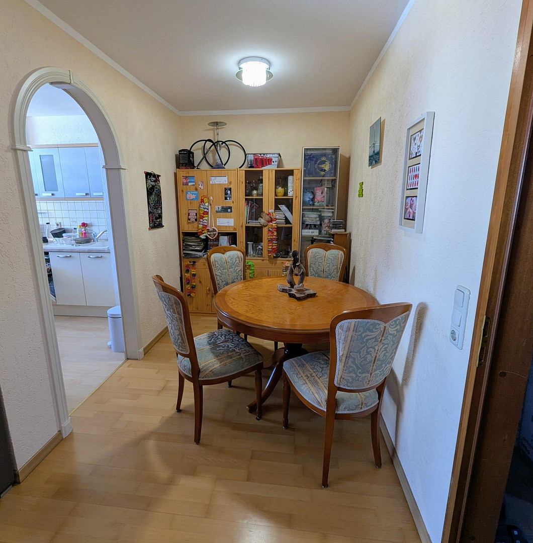 Geräumige und zentrale Wohnung inkl. Tiefgaragen-Stellplatz, Provisionsfrei! – Augsburg(Pfersee) – Vorschaubild 3