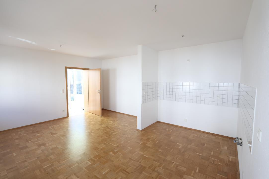 Außergewöhnliche Wohnung in toller Lage! Parkett, Wintergarten, Balkon/Terrasse – Chemnitz(Gablenz) – Vorschaubild 3