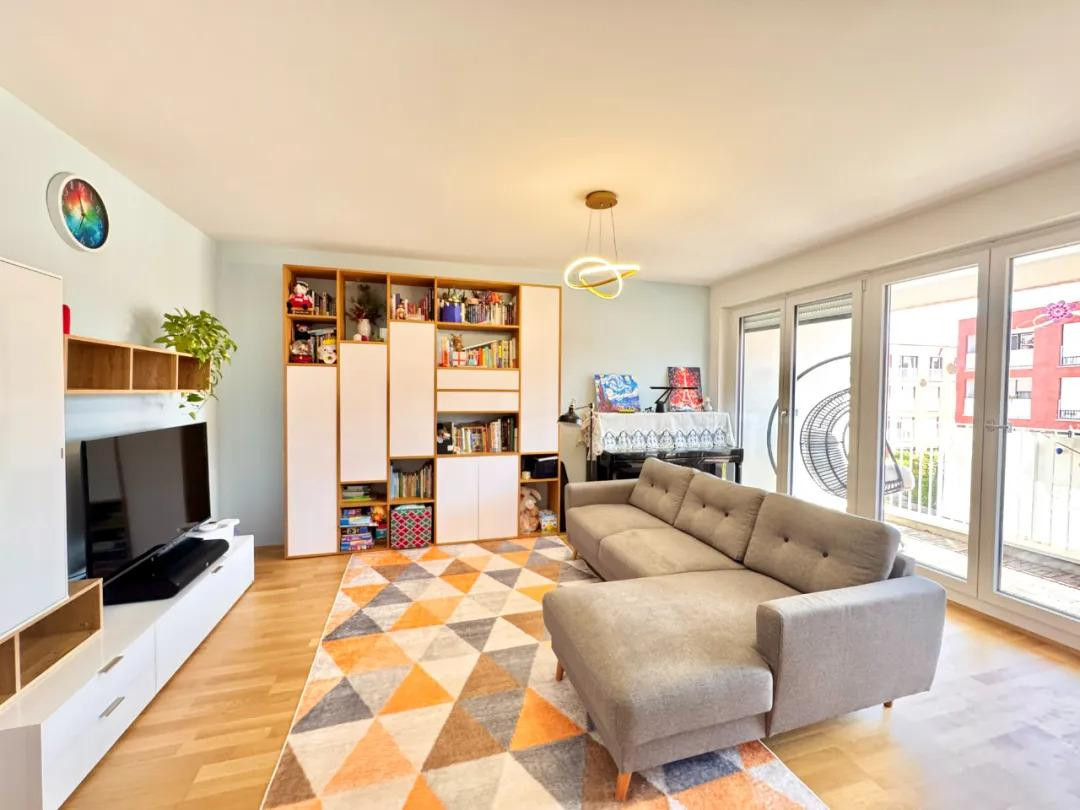 Lichtdurchflutete 3-Zimmer-Wohnung mit großzügiger Loggia und zwei Bädern – München(Obermenzing) – Vorschaubild 2