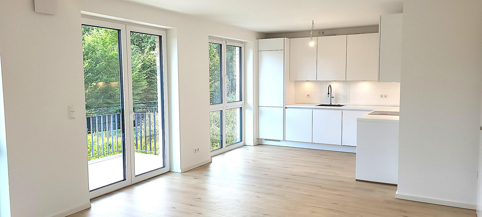 Neuwertige 3 - Zimmer - Balkonwohnung mit erstklassiger Ausstattung in Top - Lage von Meiendorf – Ziehrerweg 5a, 22145 Hamburg(Rahlstedt) – Vorschaubild 3