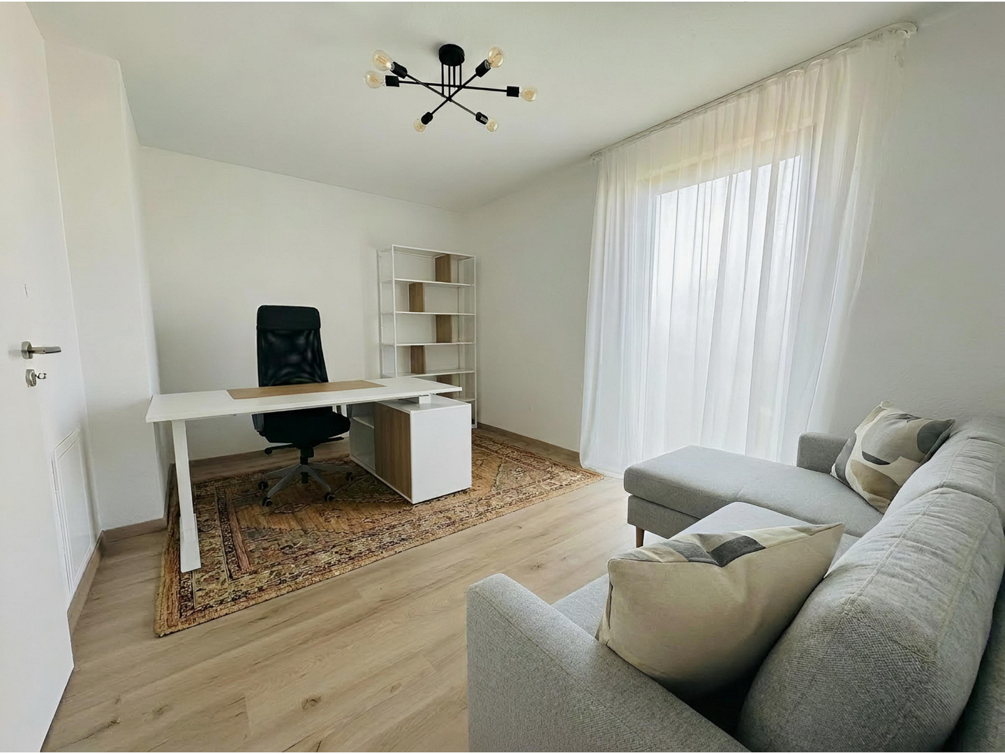Büro / Kind 2 (DG)