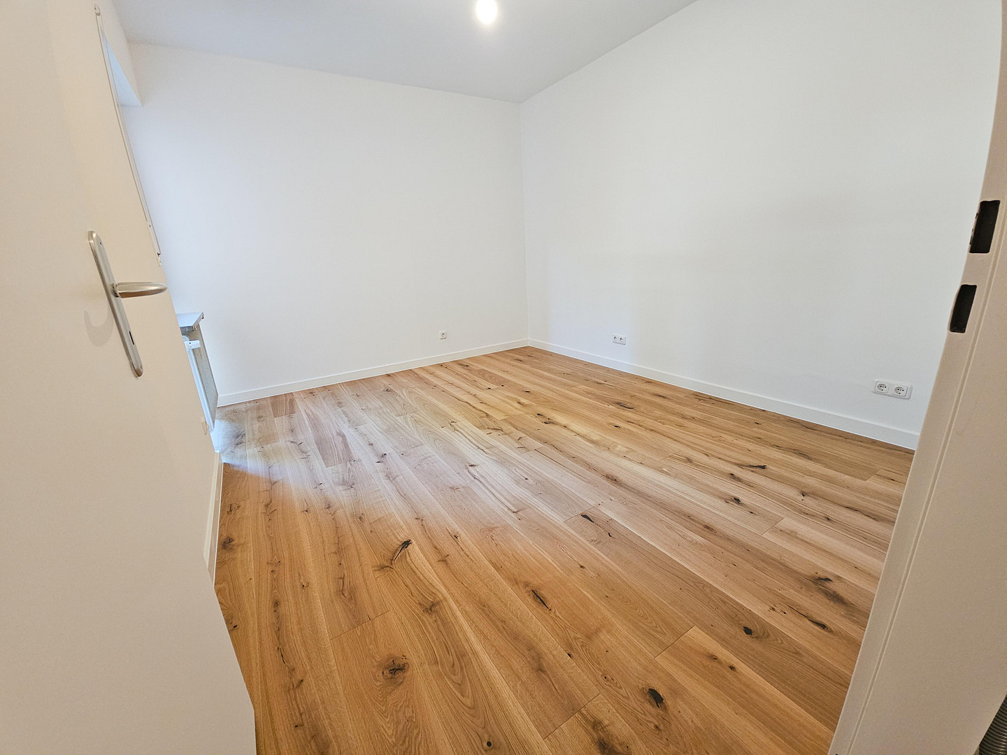 Provisionsfreie 3-Zi-Wohnung- Renoviert mit Südbalkon in der Herzogstrasse – Herzogstrasse 112, 80796 München(Schwabing) – Vorschaubild 8