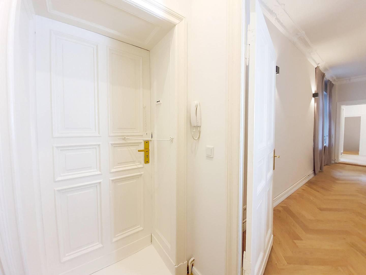Sanierter Altbau-Traum mit Hofzugang am Savignyplatz • 2 Bäder • unbefristet – Herderstraße 5, 10625 Berlin(Charlottenburg) – Vorschaubild 8