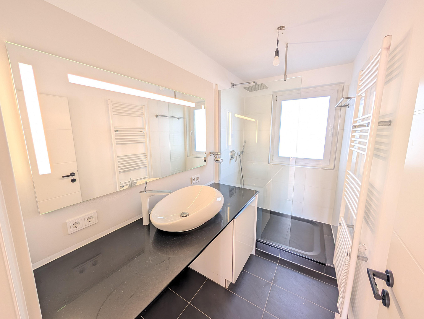 PROVISIONSFREI | Erstbezug nach Modernisierung: Penthouse Wohnung inkl. Tiefgaragenstellplatz – Saseler Chaussee 4a, 22391 Hamburg(Wellingsbüttel) – Vorschaubild 9