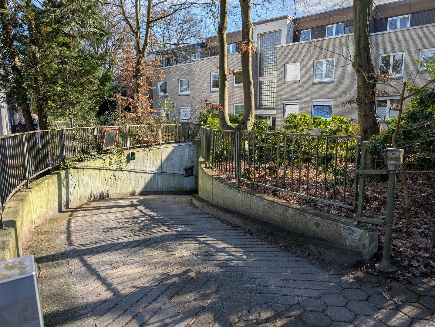 PROVISIONSFREI | Erstbezug nach Modernisierung: Penthouse Wohnung inkl. Tiefgaragenstellplatz – Saseler Chaussee 4a, 22391 Hamburg(Wellingsbüttel) – Vorschaubild 28