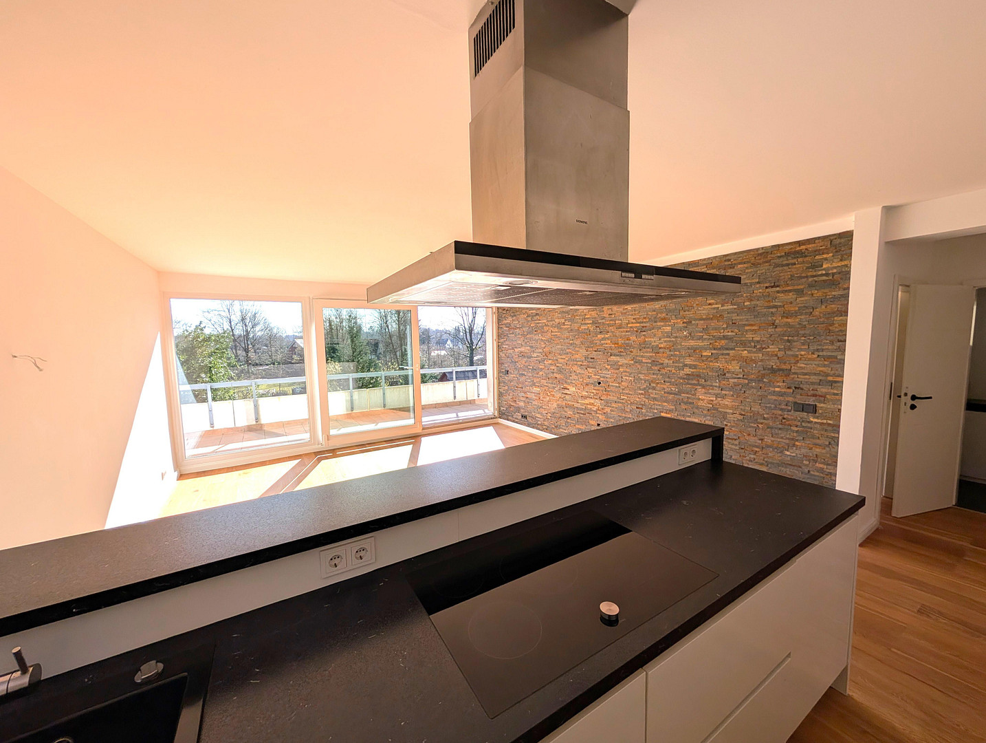PROVISIONSFREI | Erstbezug nach Modernisierung: Penthouse Wohnung inkl. Tiefgaragenstellplatz – Saseler Chaussee 4a, 22391 Hamburg(Wellingsbüttel) – Vorschaubild 16