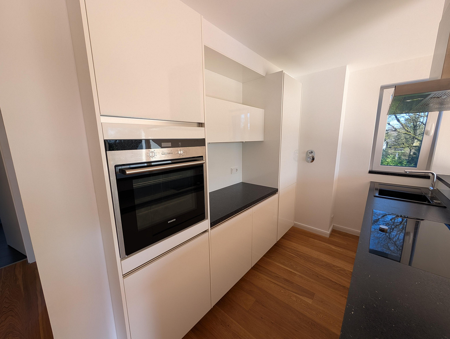PROVISIONSFREI | Erstbezug nach Modernisierung: Penthouse Wohnung inkl. Tiefgaragenstellplatz – Saseler Chaussee 4a, 22391 Hamburg(Wellingsbüttel) – Vorschaubild 5