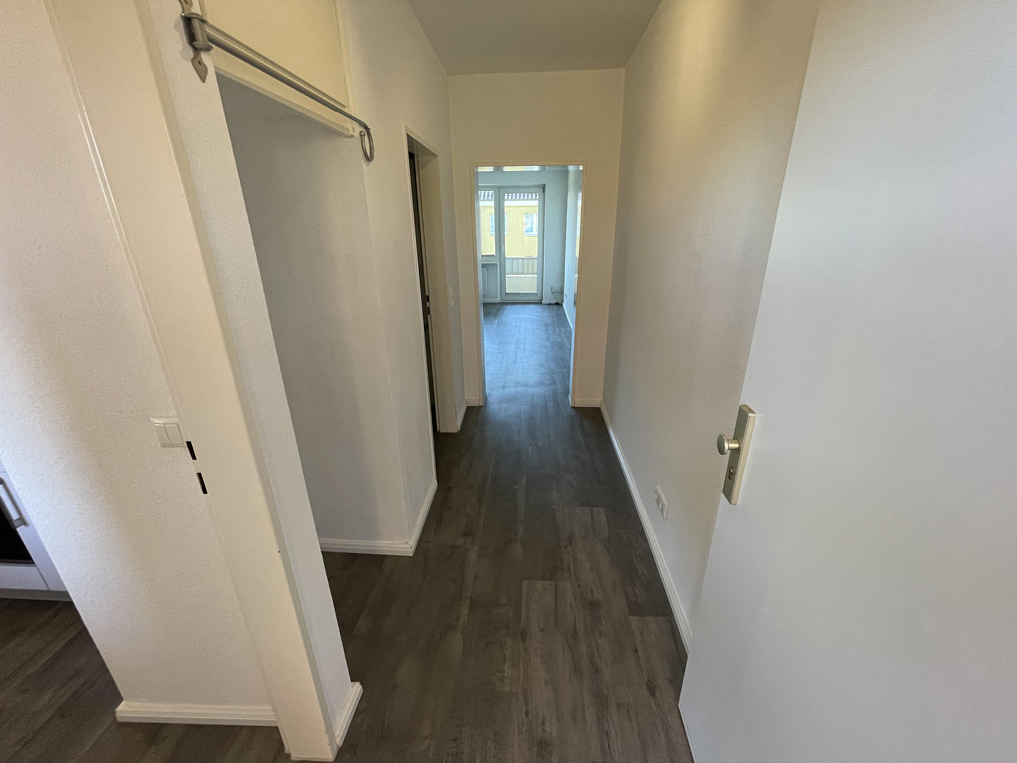 Ruhig, zentral, 1-Zimmer-Wohnung mit Balkon in Barmstedt ab 01.08.26 frei von privat – Erlengrund 2, 25355 Barmstedt – Vorschaubild 8