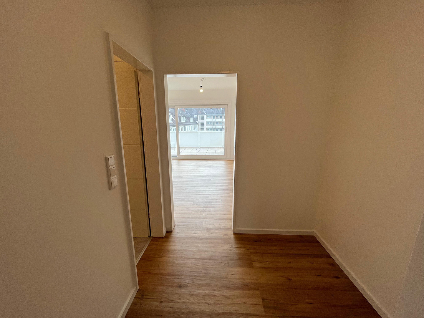 Frisch saniert: 4 Zimmer, Südbalkon & Garage in Toplage Schwachhausen – provisionsfrei – Scharnhorststraße 15a, 28211 Bremen(Schwachhausen) – Vorschaubild 6
