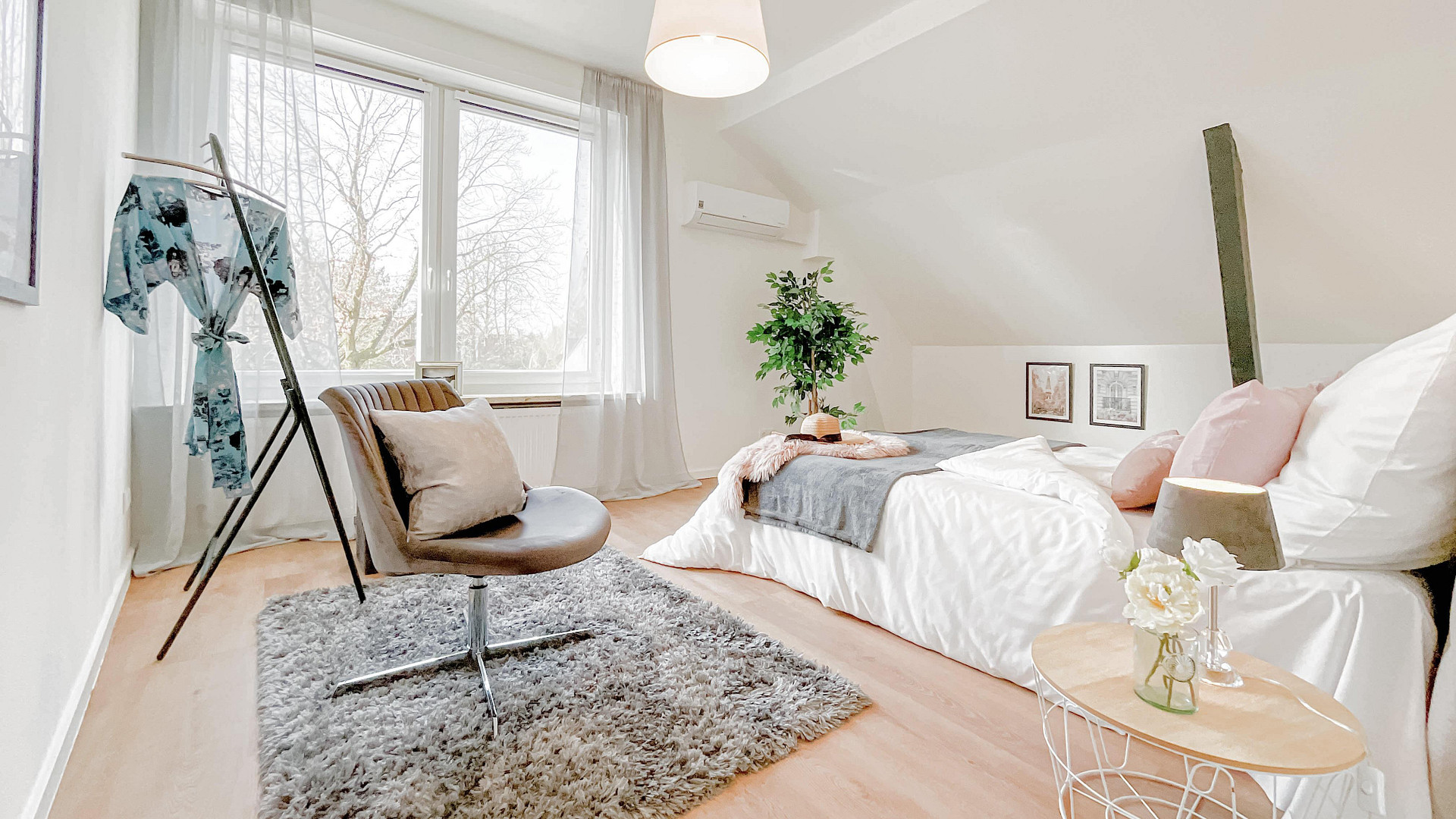 Zentral in HH-Niendorf: Einfamilienhaus (5,5 Zimmer) mit sonnigem Garten und PKW Stellplatz – Hamburg(Niendorf) – Vorschaubild 14