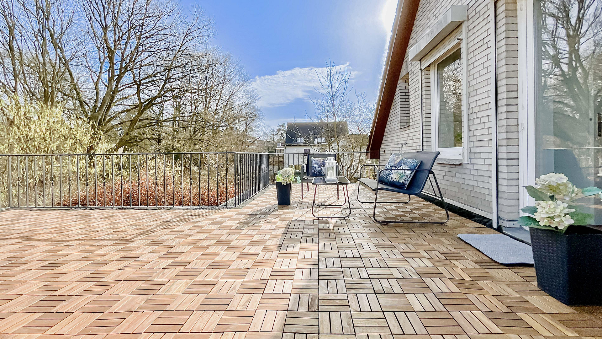 Zentral in HH-Niendorf: Einfamilienhaus (5,5 Zimmer) mit sonnigem Garten und PKW Stellplatz – Hamburg(Niendorf) – Vorschaubild 4