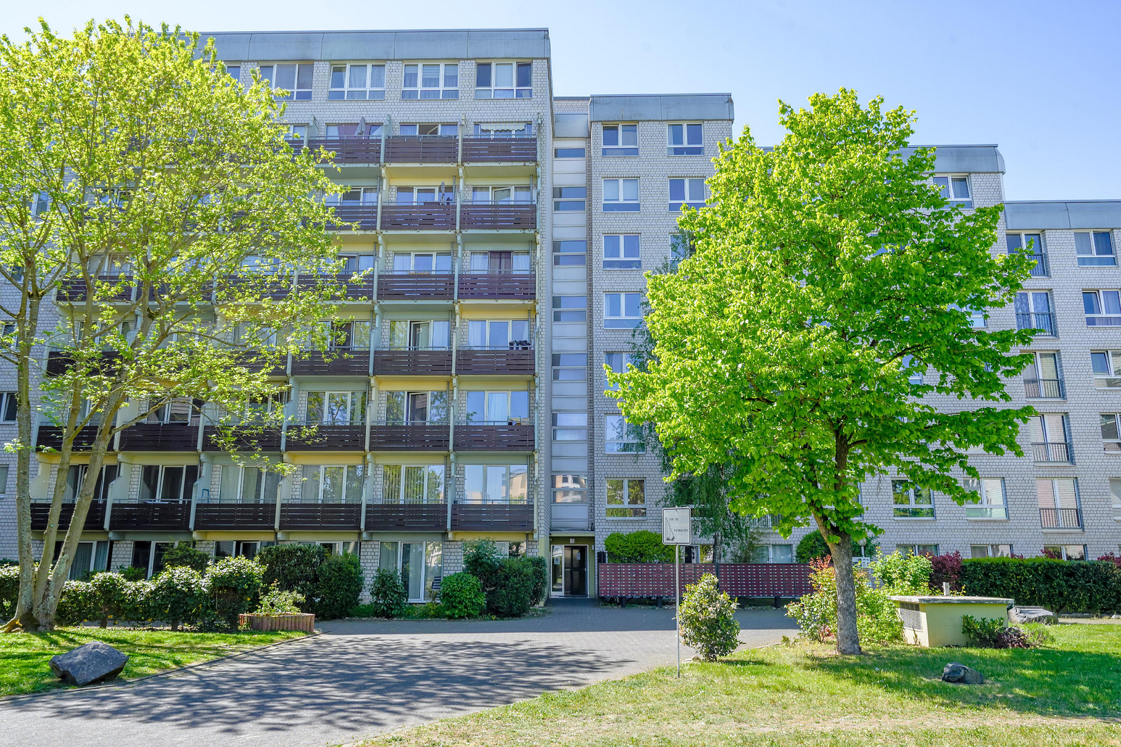 Moderne, helle, NEU renovierte, vollmöblierte Wohg. + Keller + Tiefgarage, Zentral in Mainz – Mainz – Vorschaubild 7